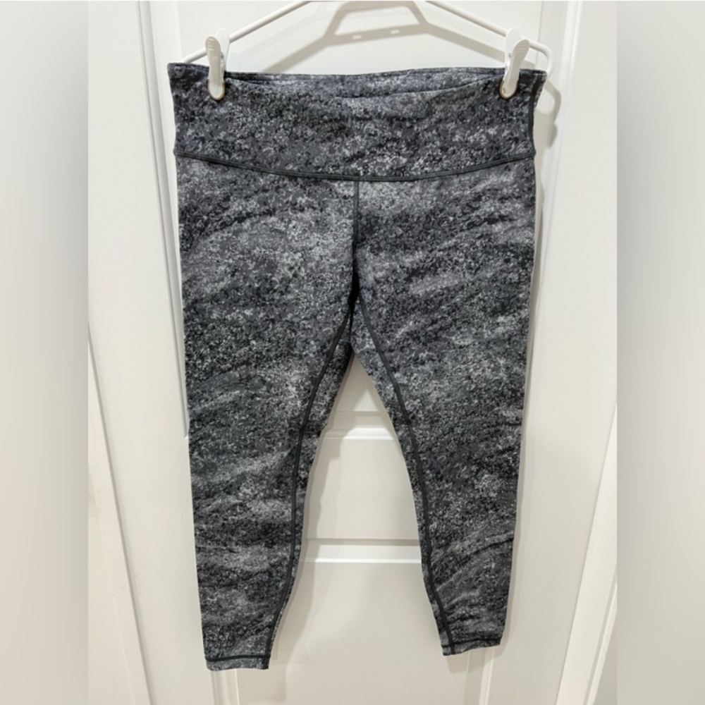 Lululemon Wunder Under 28"